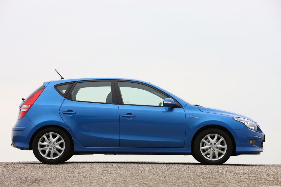  Hyundai i30 Blue Drive (FD) 2010 года  (фото 4 из 26)